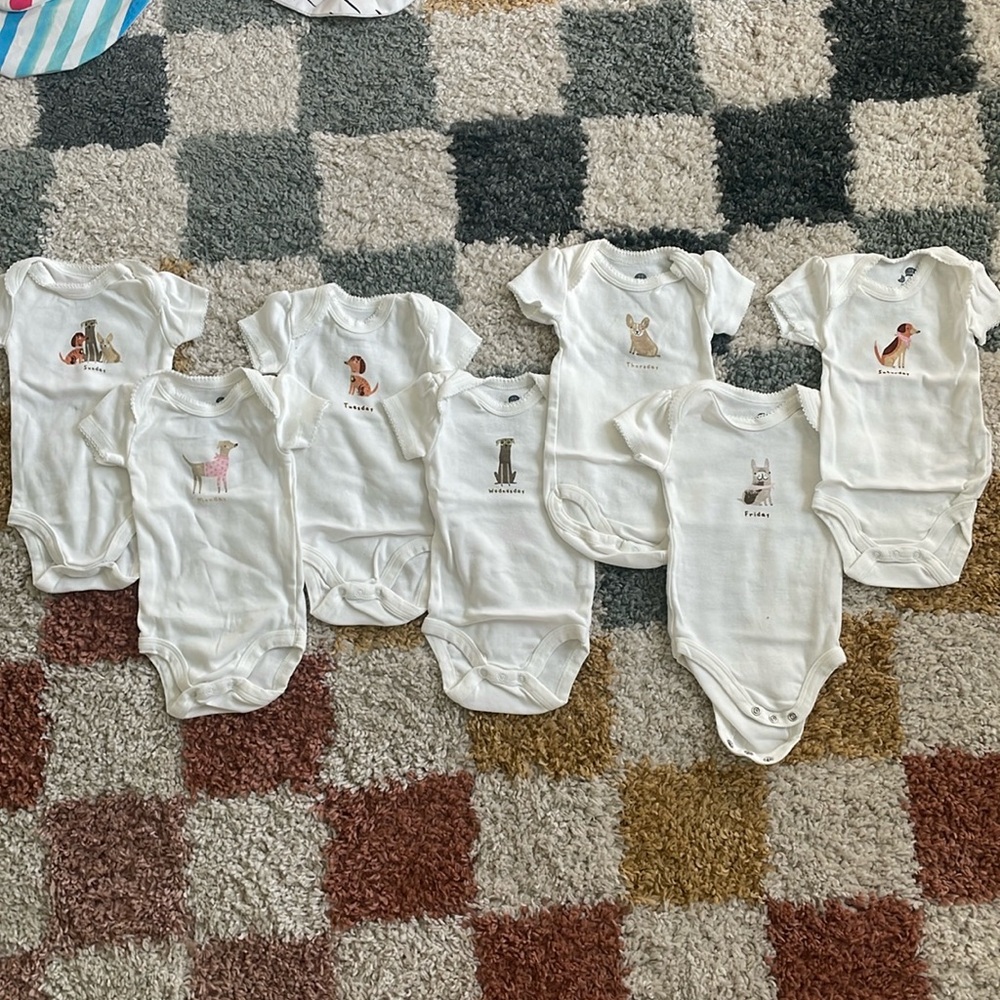 DAYS OF THE WEEK BODYSUITS • SMALL STORY